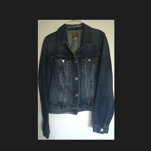 American Eagle medium wash Denim Jacket size M